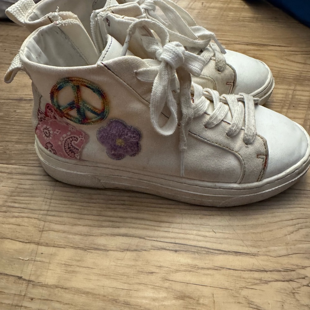 Steve Madden Kids Cream High-Top Sneakers with Colorful Accents